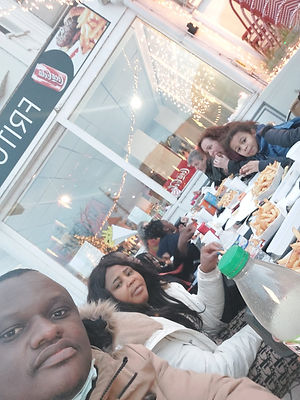 Photo alex repas dehors avec amis.jpg