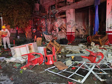 Acapulco//5 Heridos,2 graves al explotar tanque de gas en taquería.
