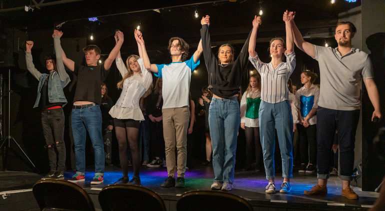 Show 19th March-76.jpg