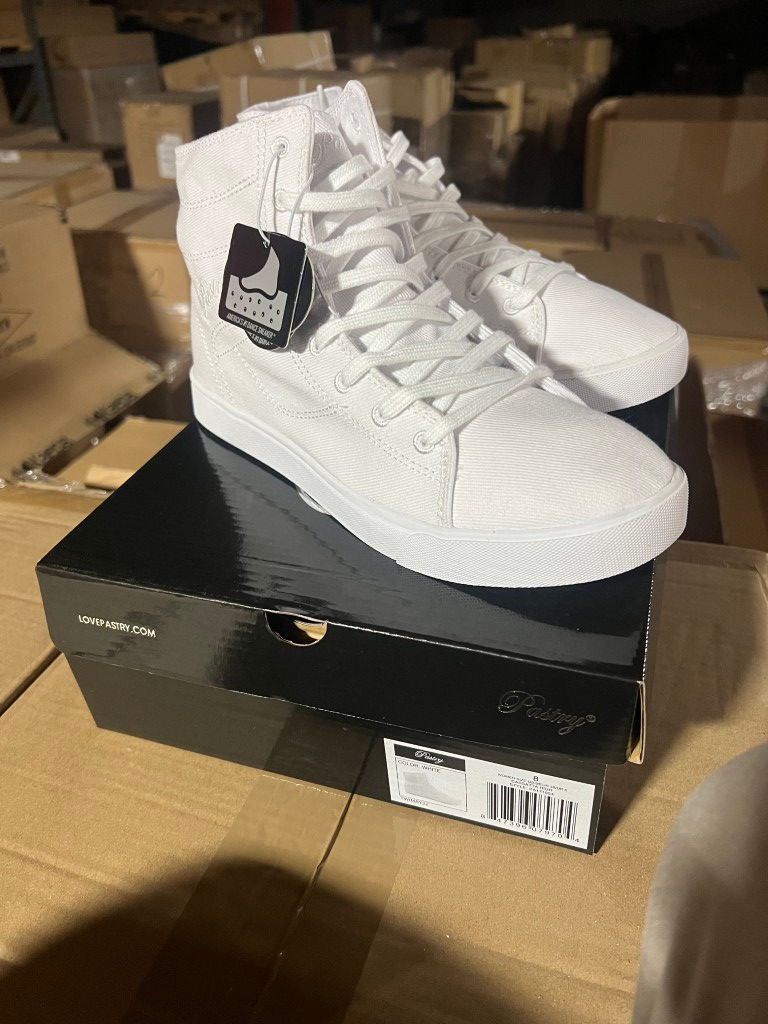 Thumbnail: Truckload of Sneakers - 7,250 Units - Approx. $362,427.50