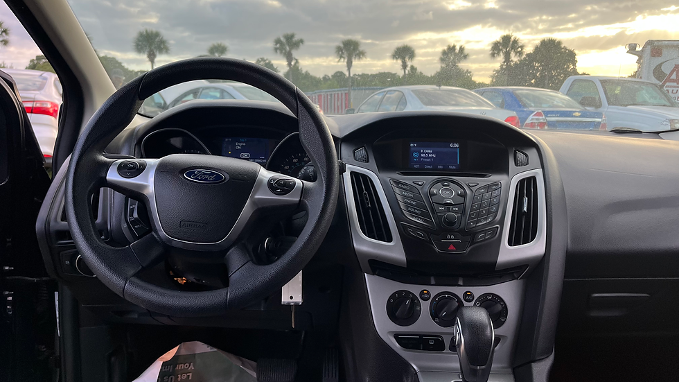 Thumbnail: 2014 Ford Focus SE (SOLD)