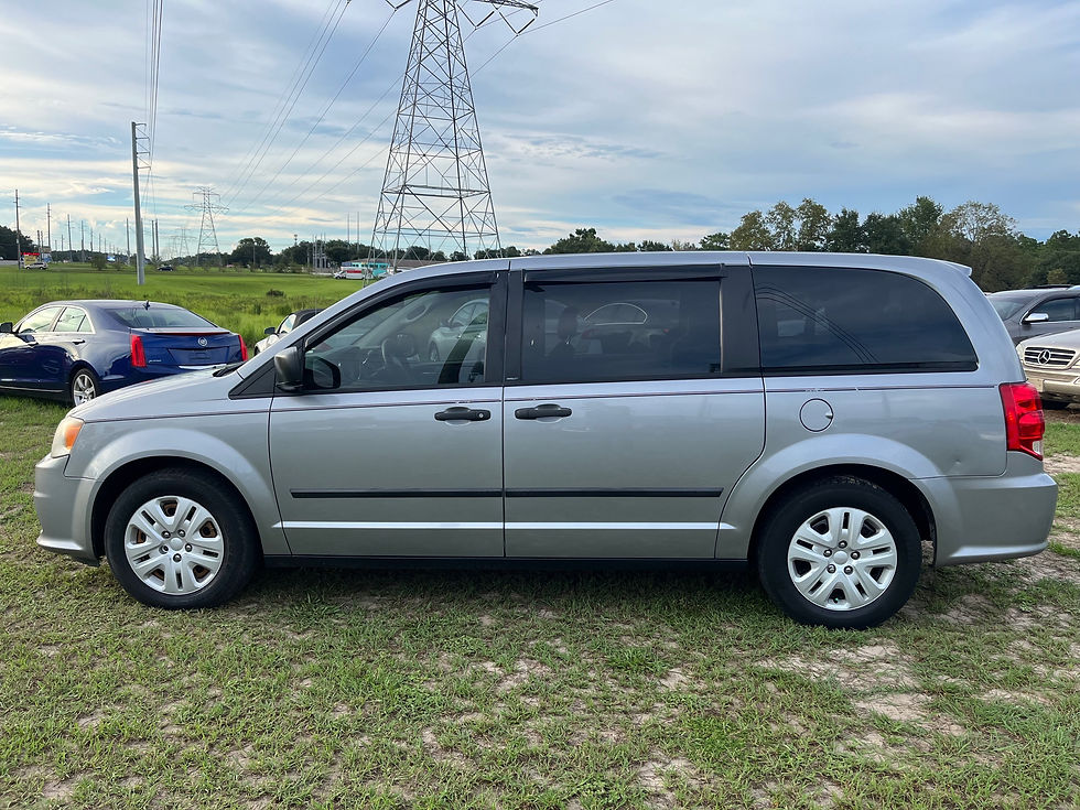 Thumbnail: 2013 Dodge Grand Caravan SE
