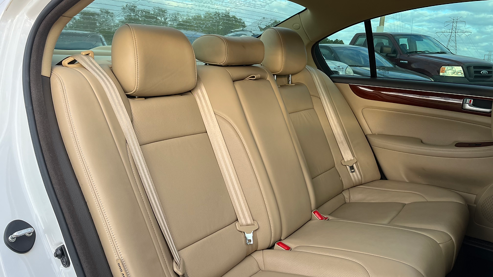 Miniatura: 2012 Hyundai Genesis 