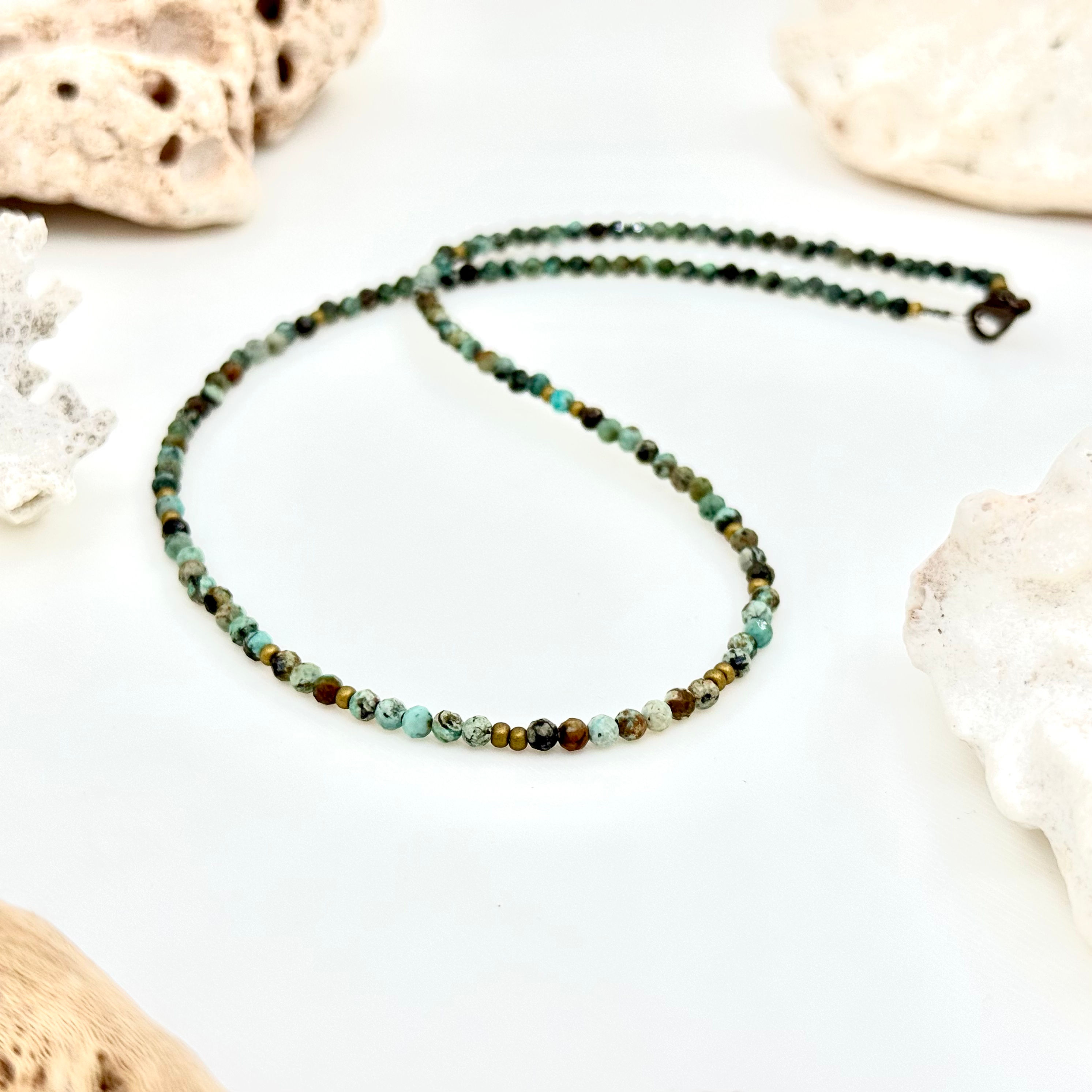 Колие Естествен поток с Африкански тюркоаз