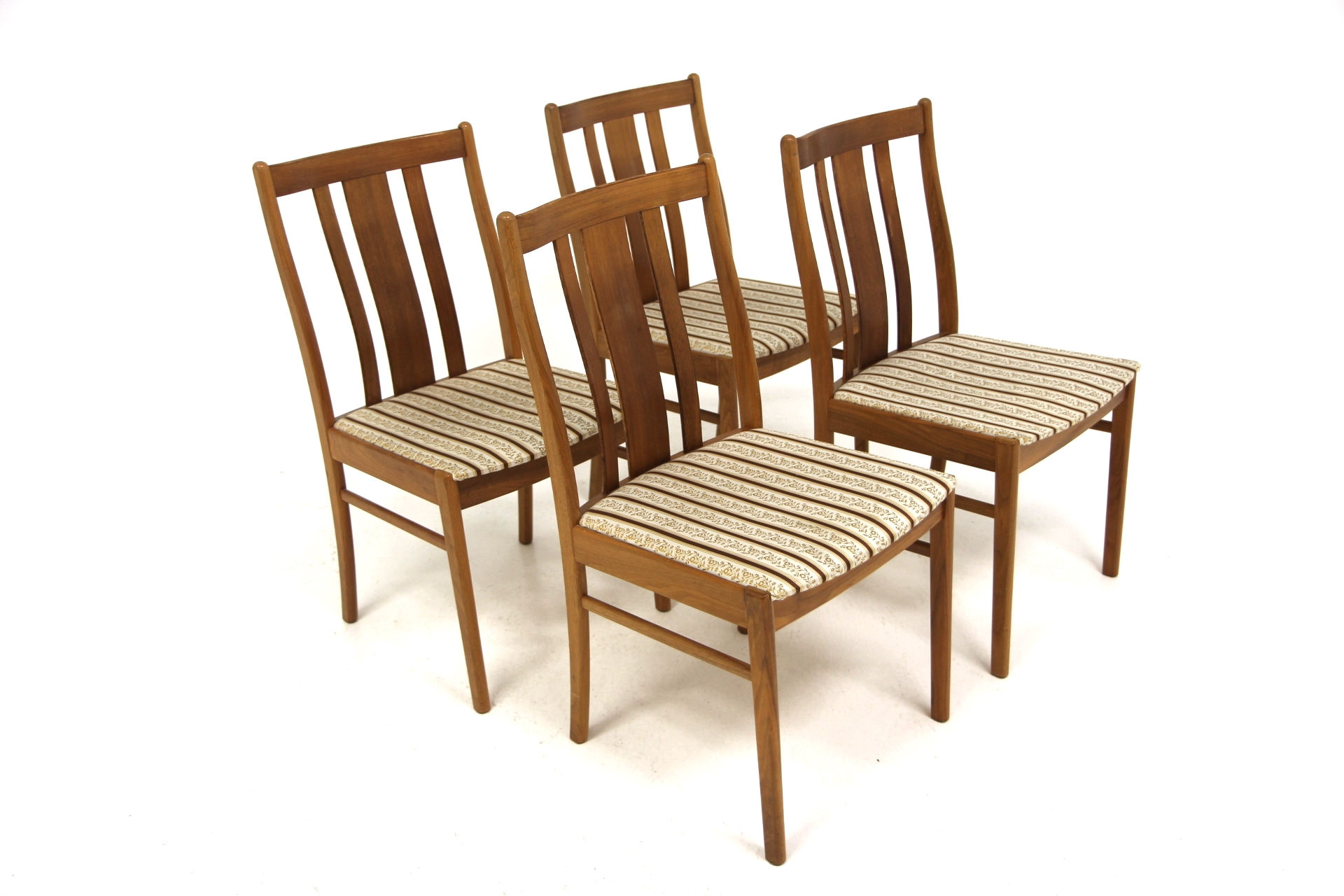 Set de 4 chaises scandinave en noyer, Suède, 1950