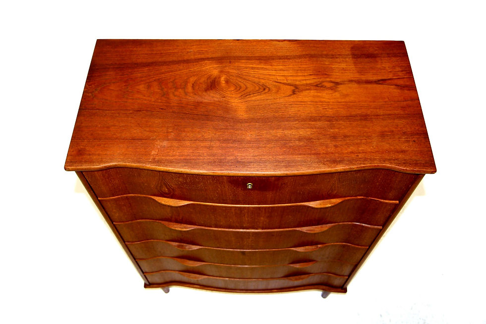 Miniature : Commode "tallboy" en teck, Danemark, 1950