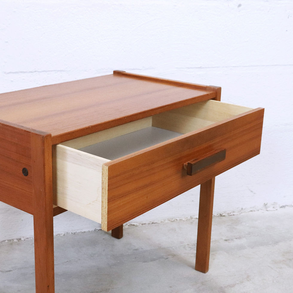 Miniature : Table de chevet en teck, Suède, 1960