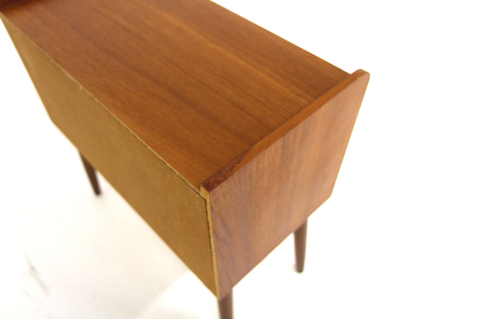 Miniature : Table de chevet scandinave en teck, Suède, 1960