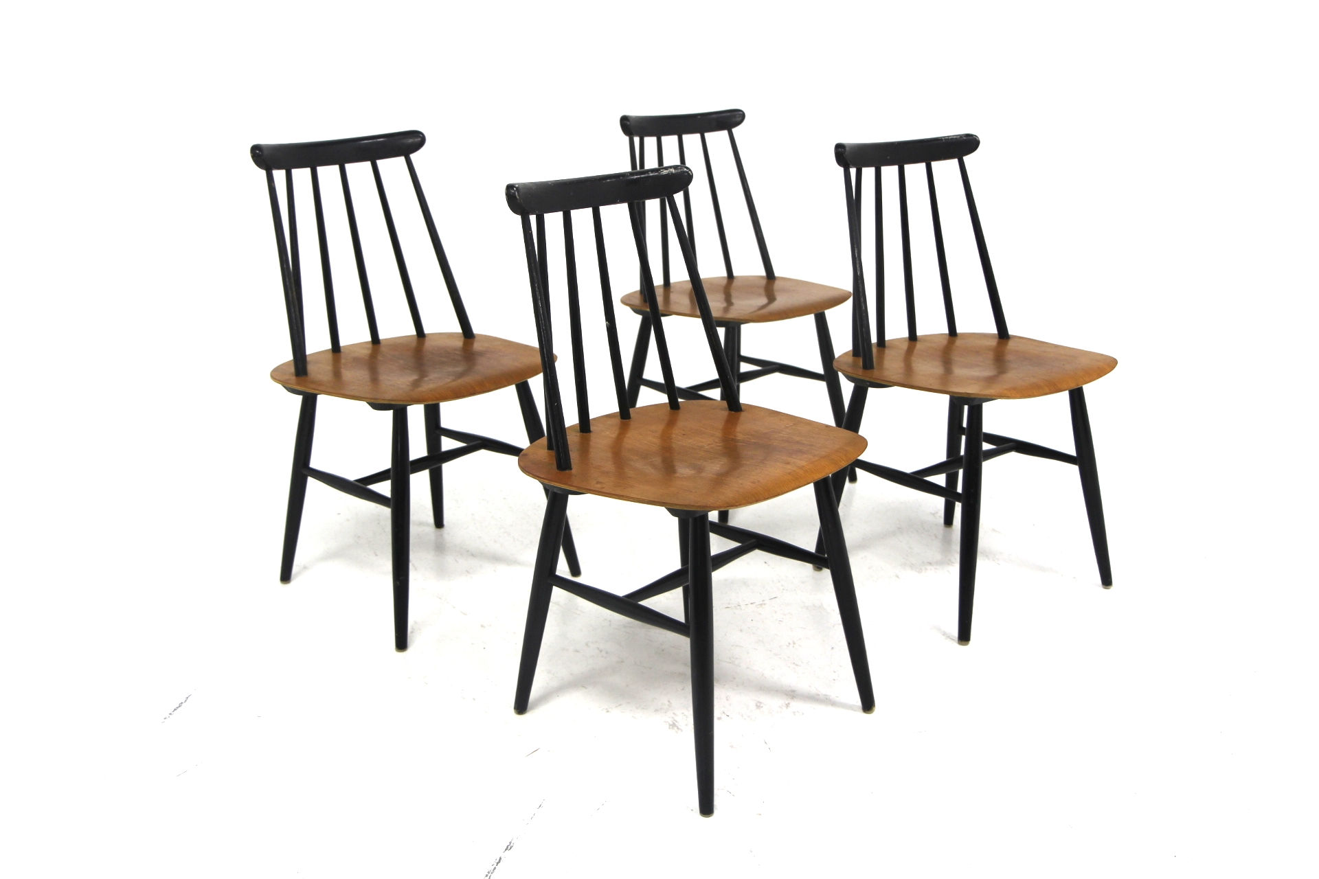 Set de 4 chaises "Fanett" en teck par Ilmari Tapiovaara, Suède, 1960