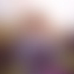 冬のシーズンに花柄アイテムをプラス