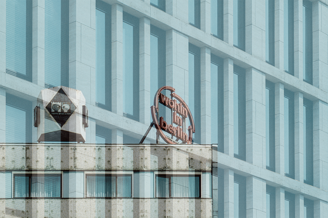 Hausecke mit Leuchtreklame mit dem Schriftzug "Wohin in Berlin", Hausfassade überlagert Hausecke, Doppelbelichtung aus einer Aufnahmen aus 1994 und 2025