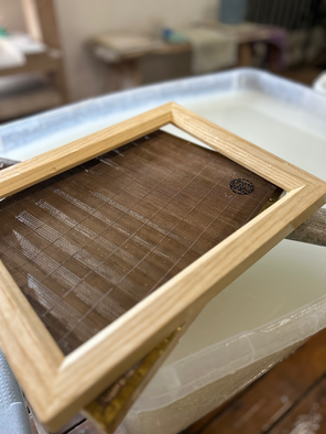 Echtes Handwerk - echte Qualitätsmerkmale. Versehen mit einem Wasserzeichen aus unserer Manufaktur