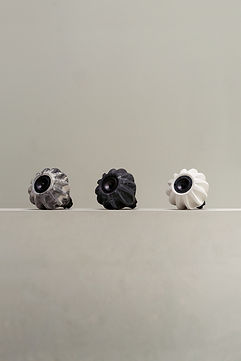 Devoon_Joerie_Portret-3_V2_WEB_devoon-original-sound-sculptures-collection.jpg
