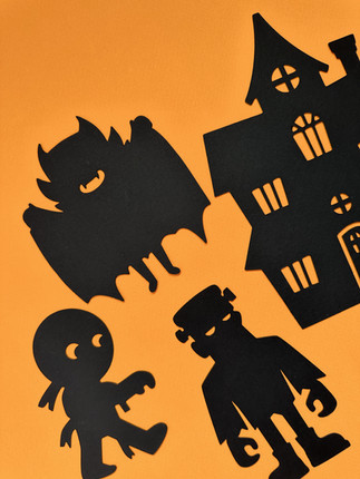 Shadow Theater DIY kit featuring Halloween-themed monster characters, including a haunted house. Perfect for imaginative play and boosting creativity in children, this kit encourages storytelling and family bonding. Ideal for kids' Halloween activities and DIY crafts