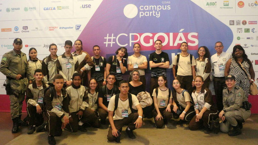 CEPMG REALIZA SEMANA COM PLANETÁRIO E LEVA ESTUDANTES PARA FEIRA DE TECNOLOGIA CAMPUS PARTY