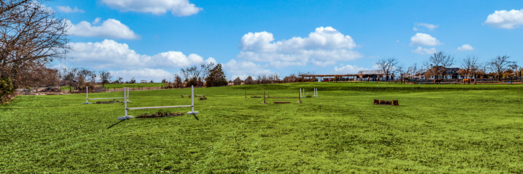 jumping course, pasture, horseback riding