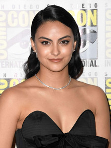 Camila-Mendes-at-Riverdale-Panel-at-Comi