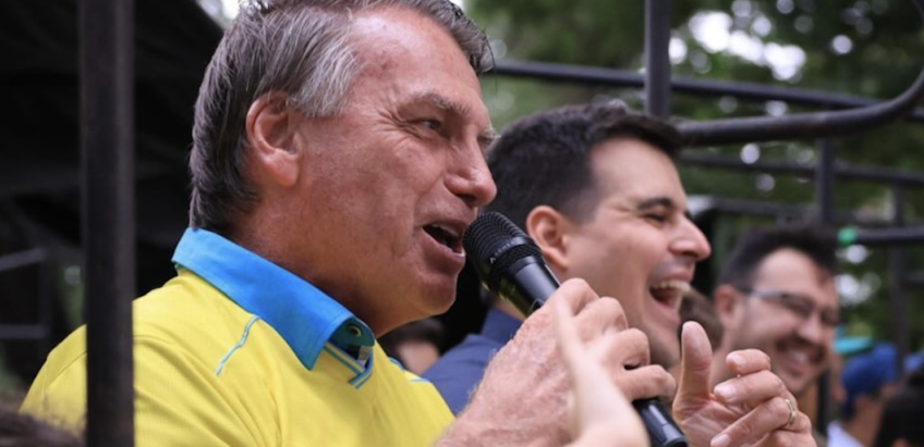 Bolsonaro afirma que “PT Morreu” e exalta ascensão conservadora