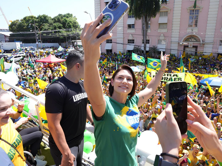 Michelle Bolsonaro critica censura em discurso durante manifestação em Belém