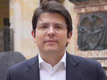 Miguel Uribe Turbay, pré-candidato à presidência da Colômbia, segue em estado grave após ser baleado em comício
