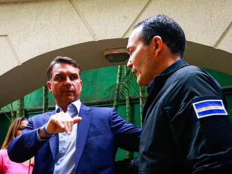 Flávio Bolsonaro se reúne com ministro da Justiça de El Salvador para discutir modelo de segurança pública