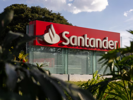 Santander Brasil (SANB11) registra pior lucro em dois anos com queda de 17,6%; ações despencam 7%