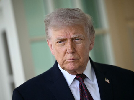Trump promete retaliação intensa após Irã atacar tropas americanas na Jordânia