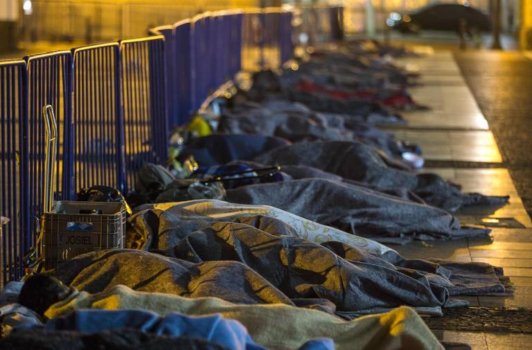 População em situação de rua quase dobra no governo Lula, de 198,7 mil para 392,4 mil pessoas