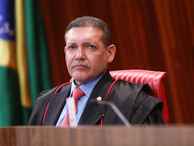 Nunes Marques solicita parecer da PGR sobre revisão criminal de Bolsonaro