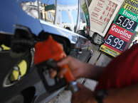 Tentando de tudo: Governo Lula zera tributos federais sobre a gasolina e amplia subsídios a diesel e etanol a poucos dias do 2º turno