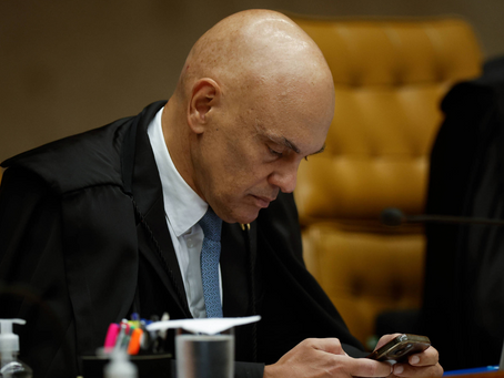 Defesa de Flávio Bolsonaro pede ao STF que declare suspeição de Alexandre de Moraes no caso Master