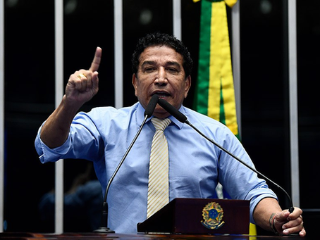 Magno Malta pede suspensão do recesso e urgência na análise de impeachment de Alexandre de Moraes