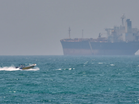 Guarda Revolucionária iraniana captura dois navios comerciais no Estreito de Ormuz