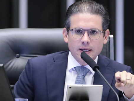 Hugo Motta convoca sessão e ameaça punir deputados que ocuparem a mesa da Câmara