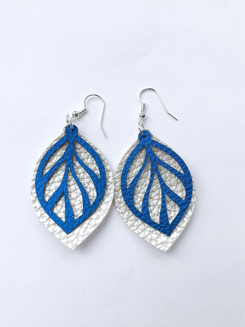 Cutout Pattern Leaf Shaped Faux Leather Earrings, blue and cream