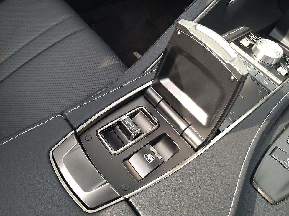 Thumbnail: LEXUS LC500 convertible