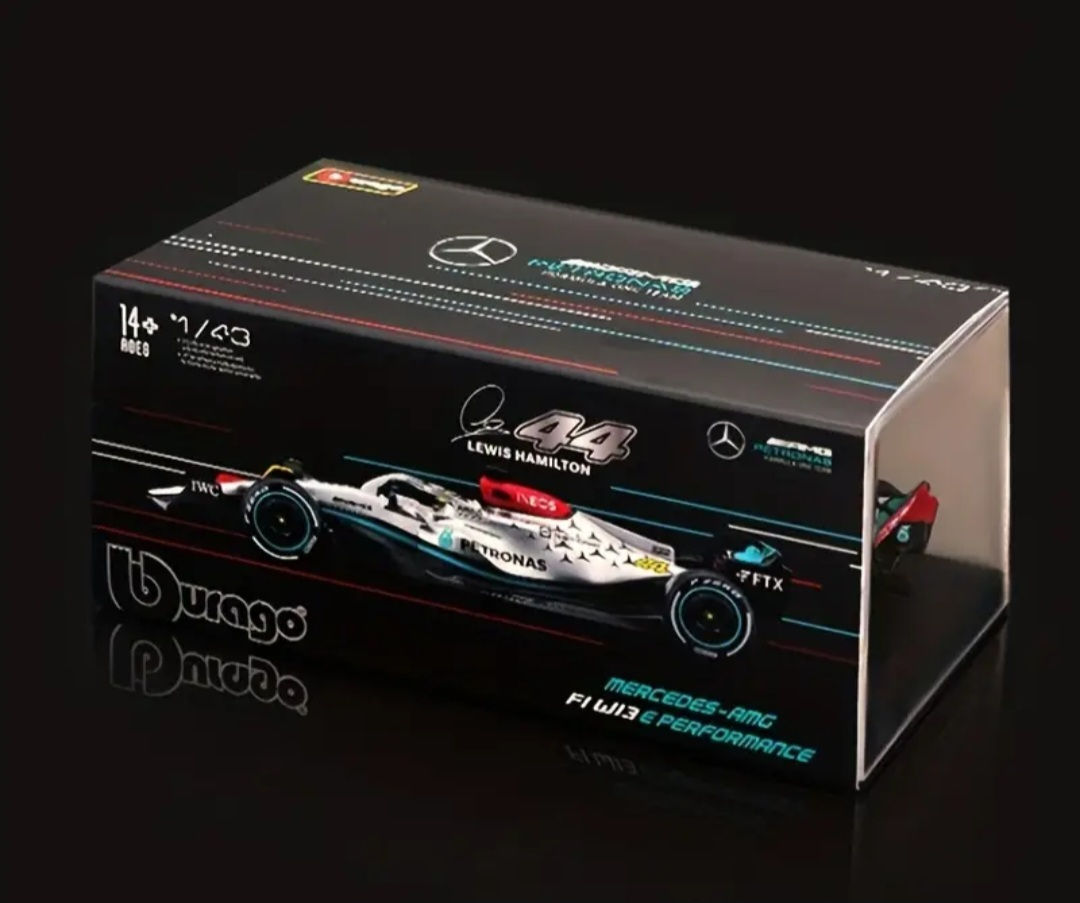 F1 1:43 Merc-AMG 2022 Lewis Hamilton in Display Box