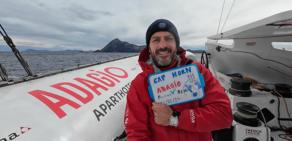 Éric Péron s’offre le cap Horn et un meilleur temps !