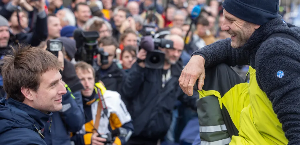 Tom Laperche à Brest pour accueillir le vainqueur