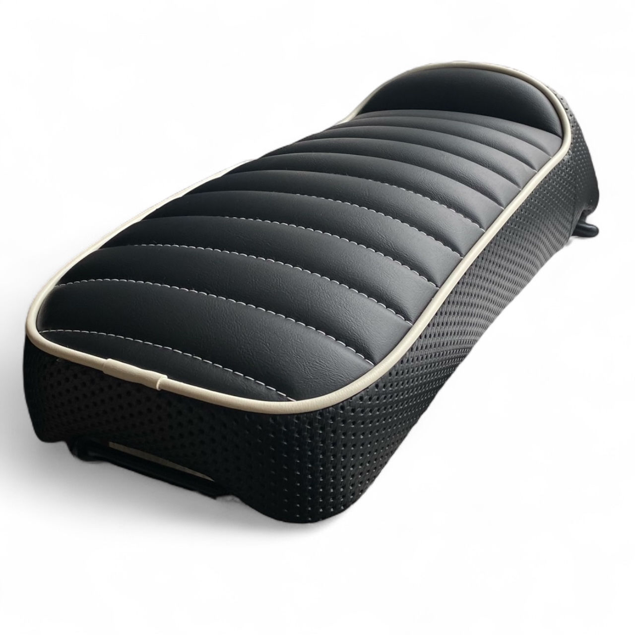 Black Solo Hinged Lambretta Seat - Cream Piping