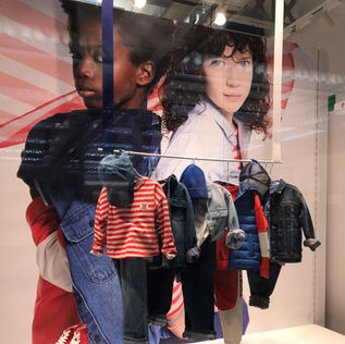 vitrine magasin display visual merchandising agencement boutique mobilier retail design architecture commerciale Lille