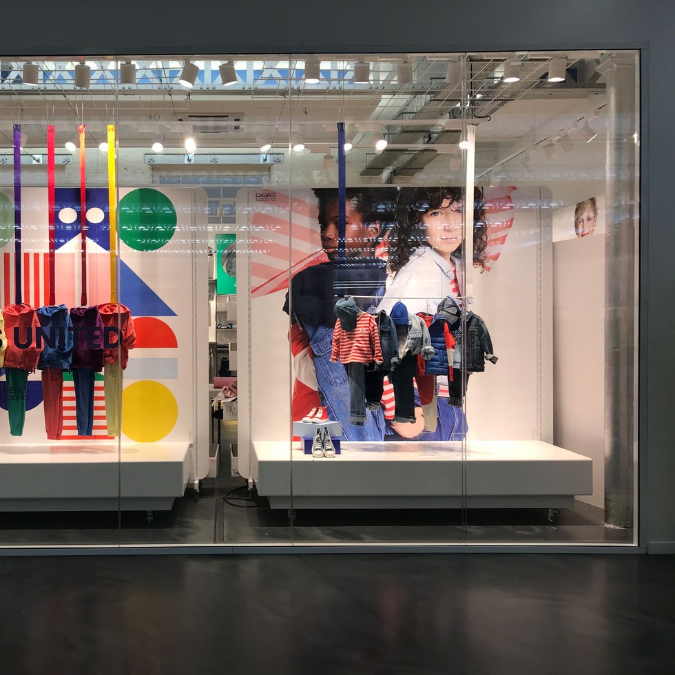 vitrine magasin display visual merchandising agencement boutique mobilier retail design architecture commerciale Lille