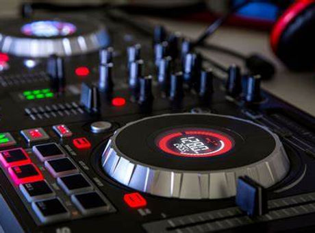 mixtrack decks.jfif