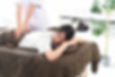 施術中の女性