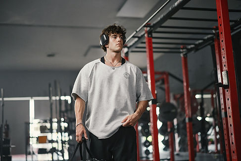 09B_ArrivingToGym_Male_2612 resized.jpg
