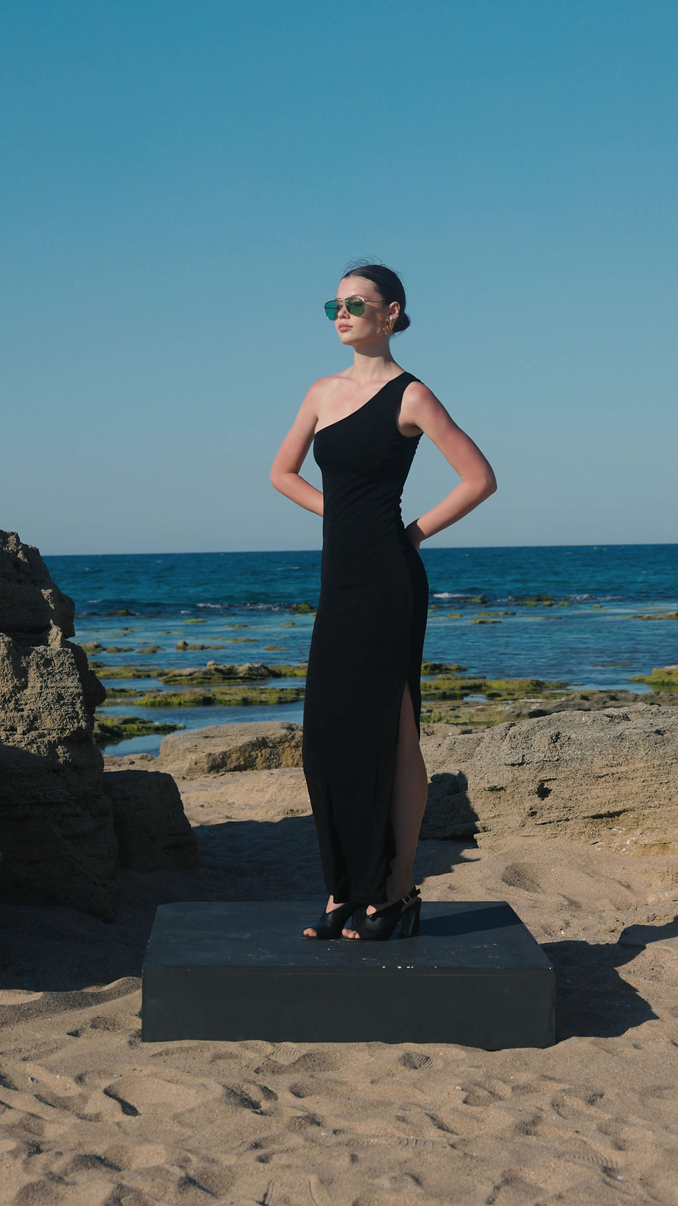 Thumbnail: Signe Cut-Out Detailed Maxi Dress