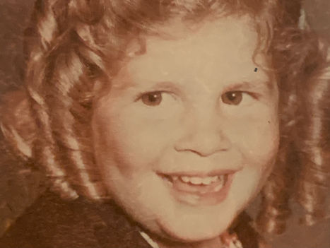 קטעי וידאו מילדותה של דבי