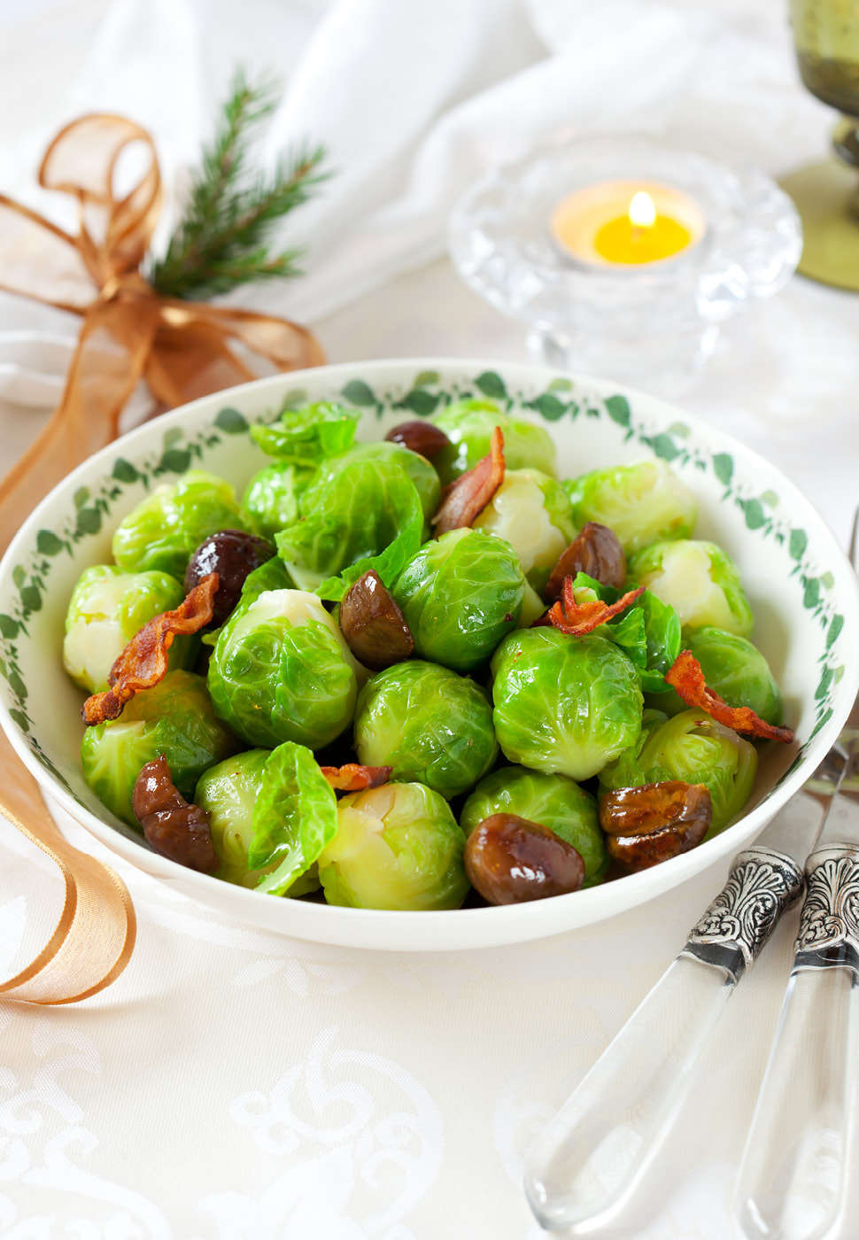 Recipe of the panfried chestnuts and brussels sprouts with bacon bits