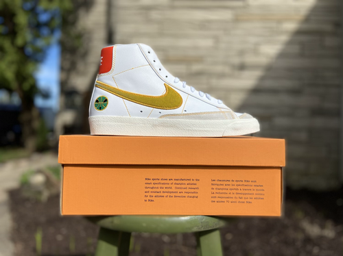 blazer mid 77 vintage rayguns resell