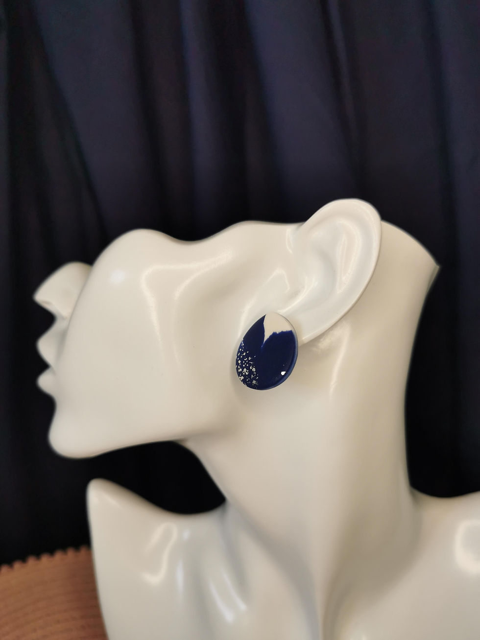 Clay Pointed Circle Stud Earrings